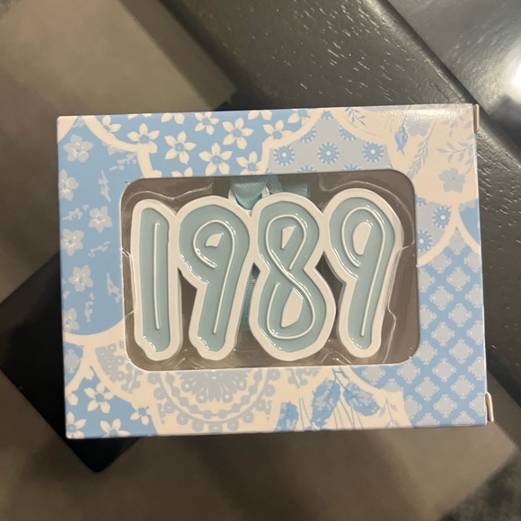 NEW Taylor Swift 1989 Ornament - Picture 2 of 3